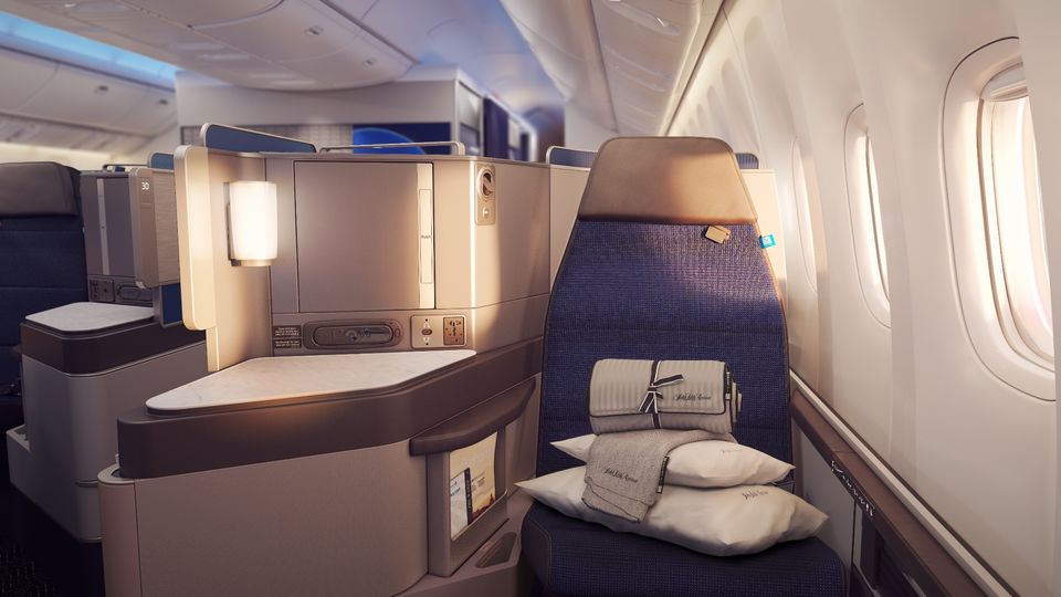 Fly your way to fast-tracked status in United Airlines' Polaris business class.