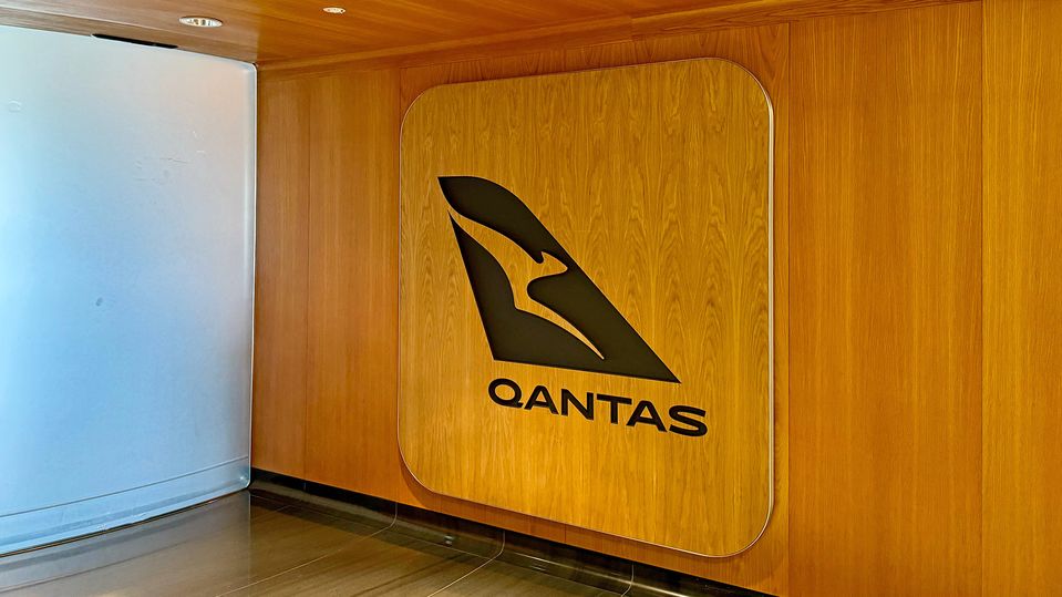 There's just a Qantas logo at the entrance to Perth Chairman's Lounge.
