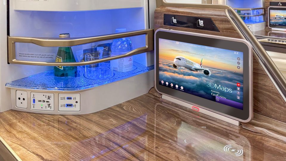 Emirates' new S-Lounge business class.