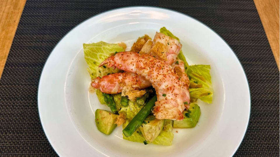 Skull Island tiger prawns salad.