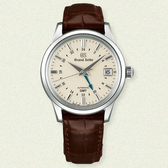 Grand Seiko SBGM221 showcases the exceptional Calibre 9S66, a high-precision automatic movement delivering an impressive 72-hour power reserve.