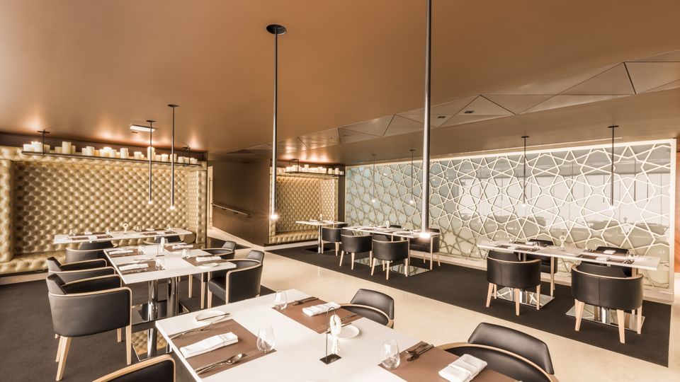 Qatar Airways' Bangkok lounge offers à la carte dining.