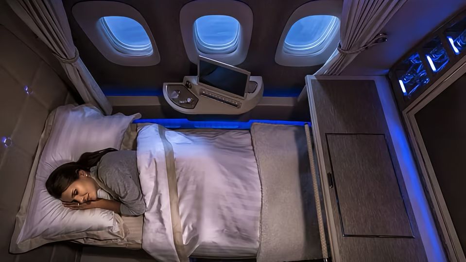 Emirates 'game changer' 777 first class.