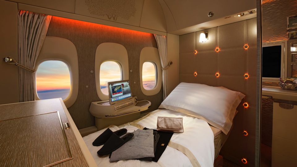 Emirates 'game changer' 777 first class.