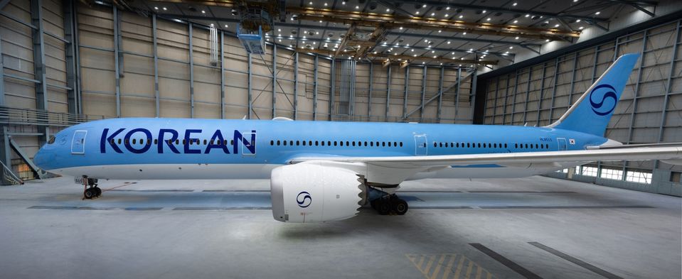 Korean Air's new livery.