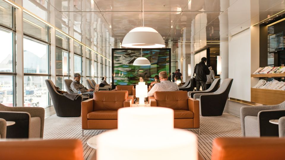 Cathay Pacific's original The Bridge lounge at Hong Kong.