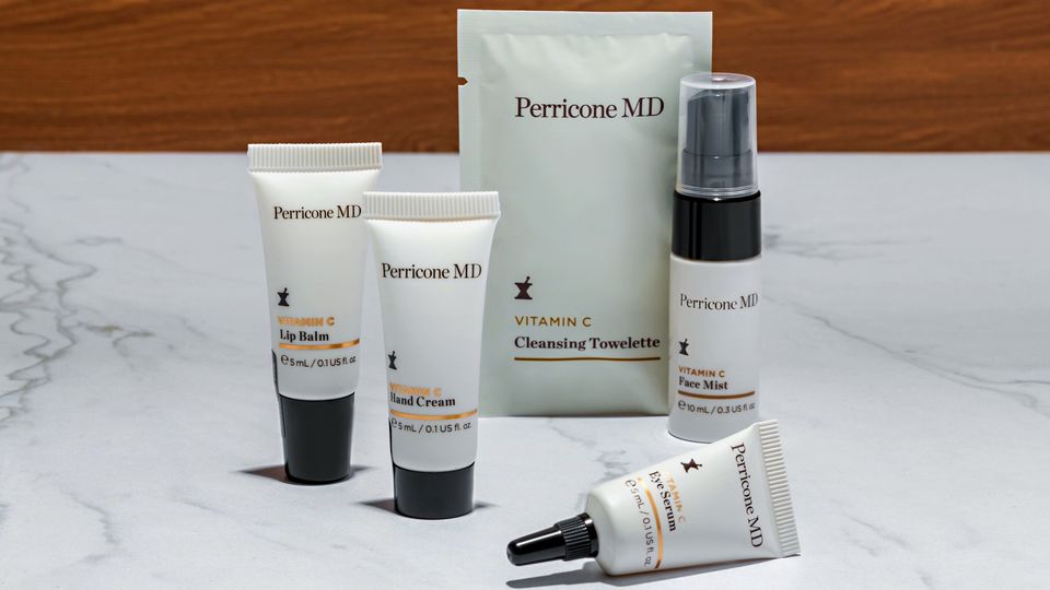 United Airline's Polaris Studio amenity kit skincare products.