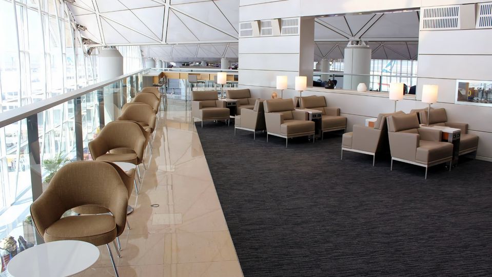 The United Club lounge at Hong Kong.