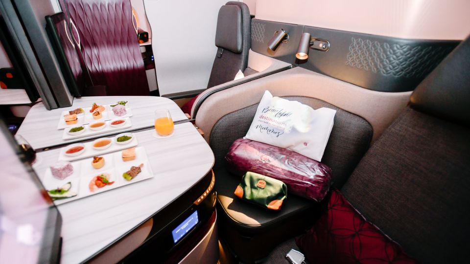 Each of the middle D and G seats are next to the aisle.