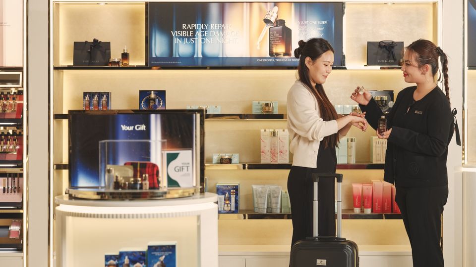 Shop all your favourites online with Melbourne Airport’s Laneway click and collect platform.
