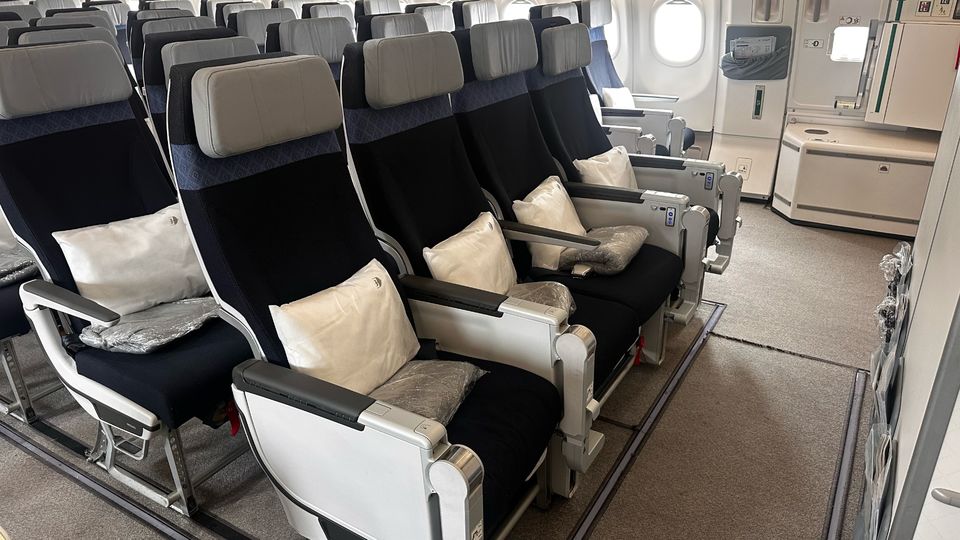 Malaysia Airlines A330neo extra legroom economy.