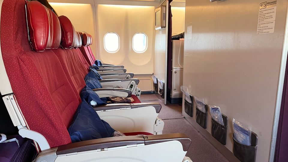 Malaysia Airlines A330 extra legroom economy.