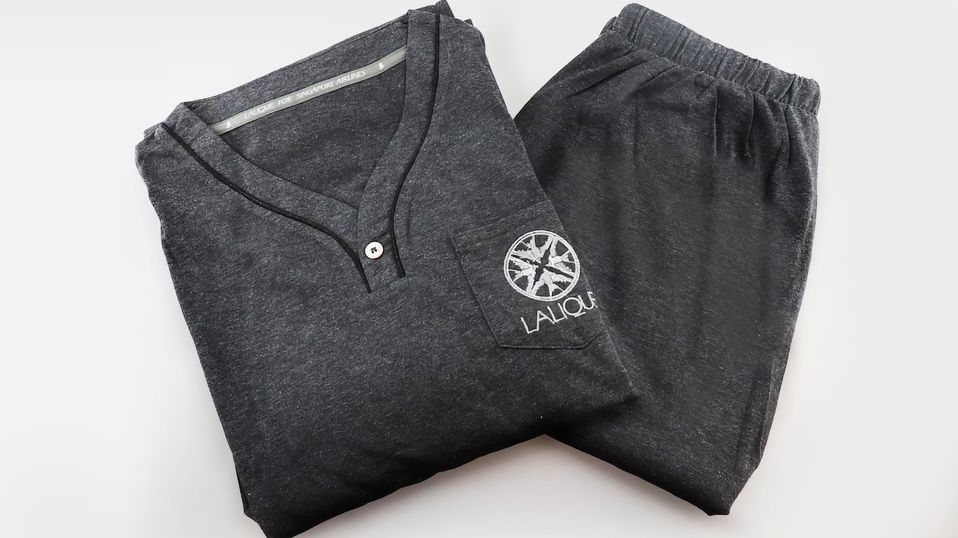 SQ’s first class pyjamas, supplied by French luxury brand Lalique.