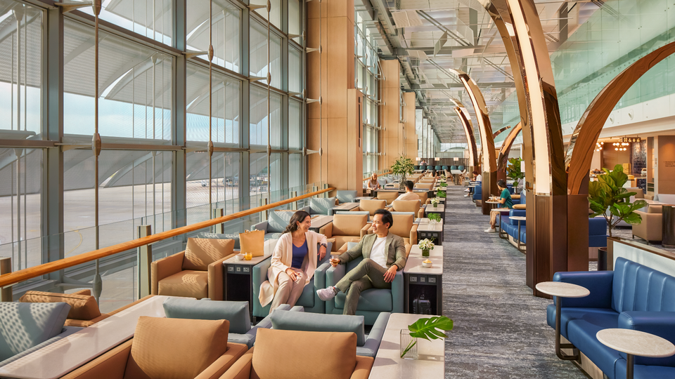 Take time out at Singapore Airlines' flagship Gold frequent flyer lounge at Singapore Changi T3.