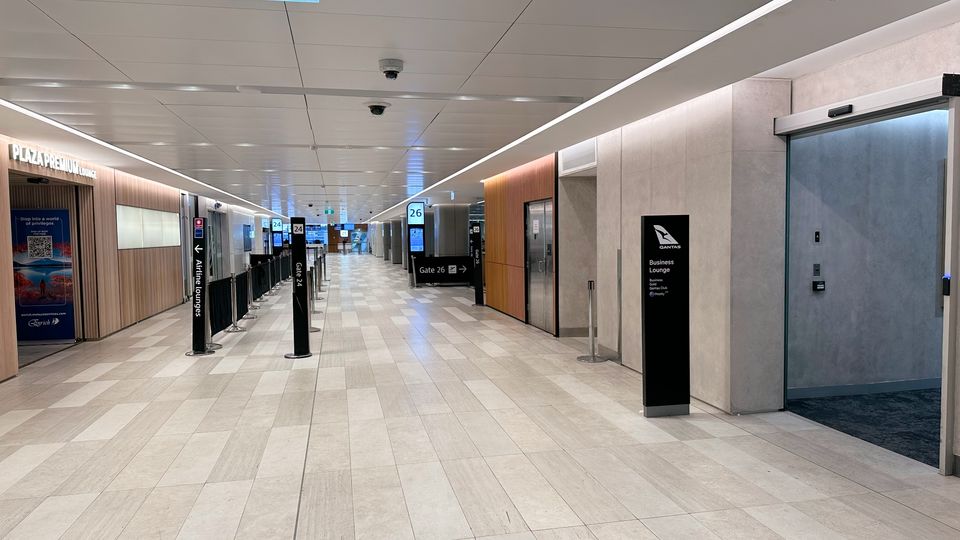 Finding your way to Qantas' temporary Sydney international business class lounge.