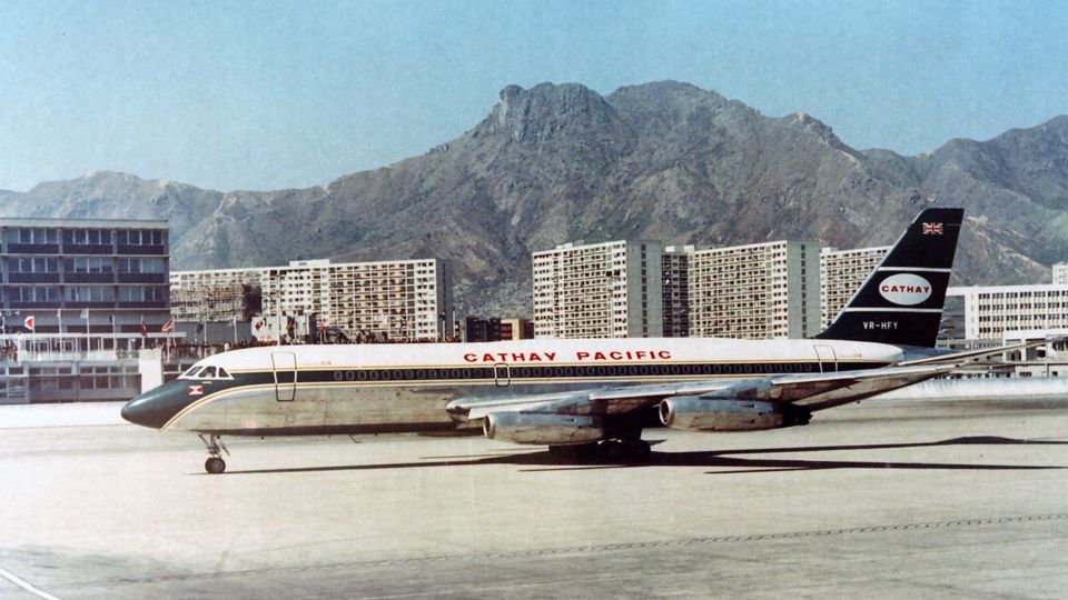 Cathay's first passenger flights to Australia relied on the sleek Convair 880 jet.
