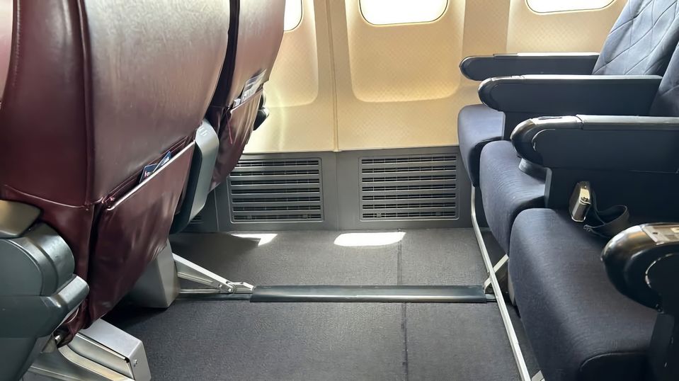 The spacious Economy Plus row 4 on the Qantas Boeing 737.