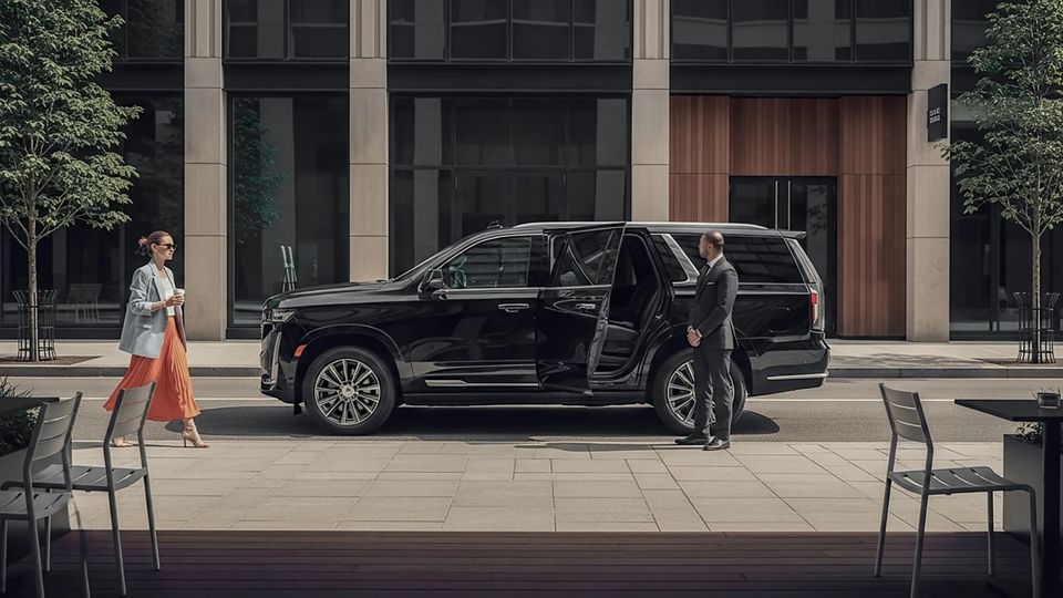 Uber Elite guarantees chauffeur drives in new high-end vehicles.