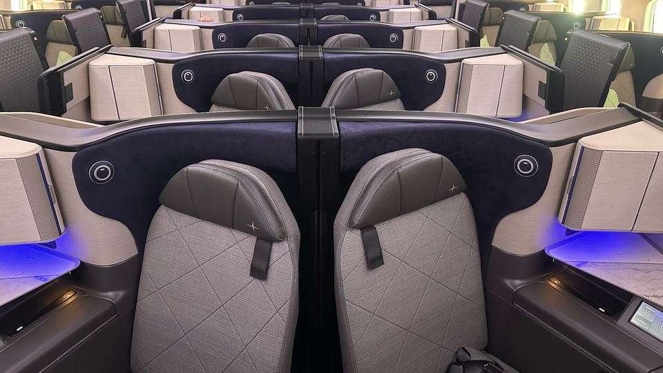 The second Elevated 787 Polaris cabin has middle seats angled outwards.