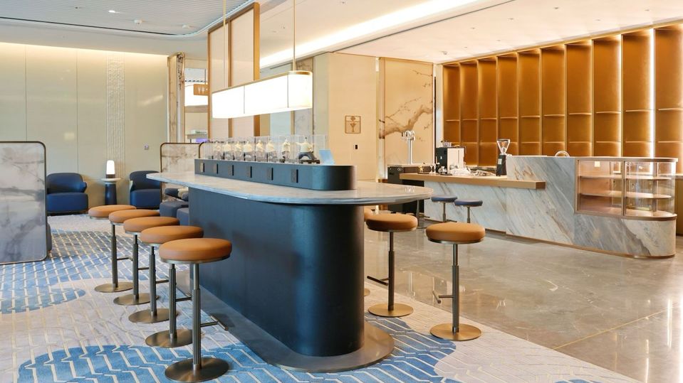 Elegant bars have become almost a must-have for modern business class lounges.