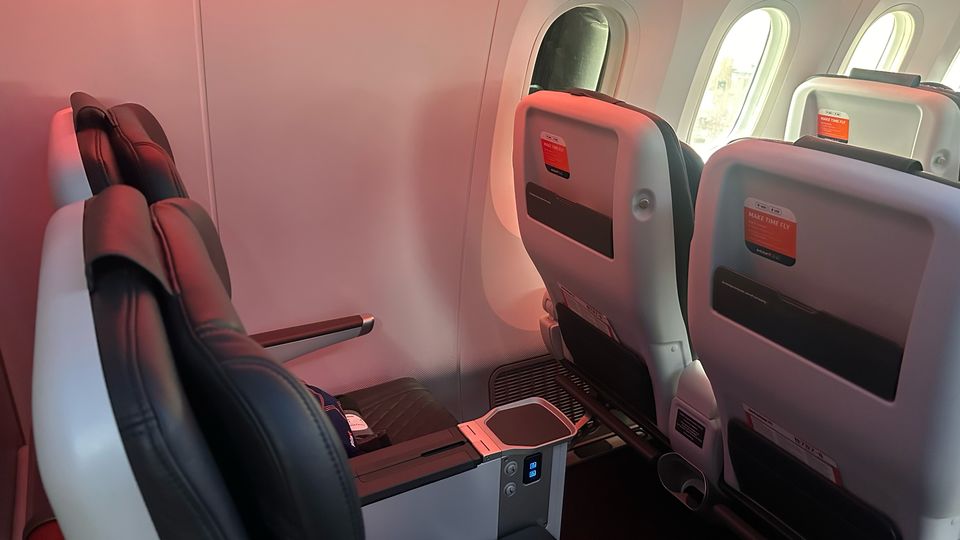 Like a view? Then avoid seats 7A and 7C.