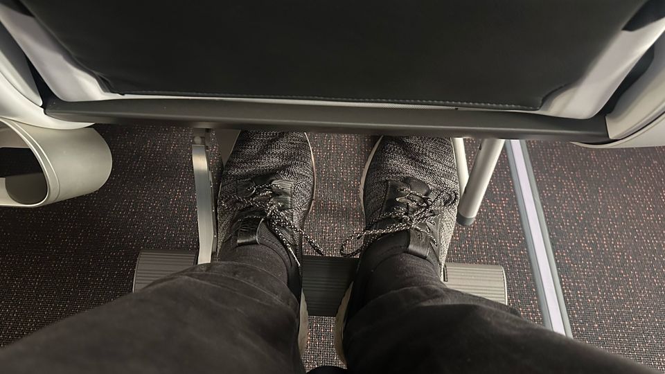 With both the calf-rest and leg-rest in place, it's a bit of a squeeze...