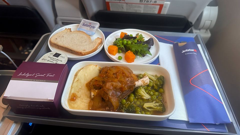 Business class lunch on Jetstar's Melbourne to Singapore 787.