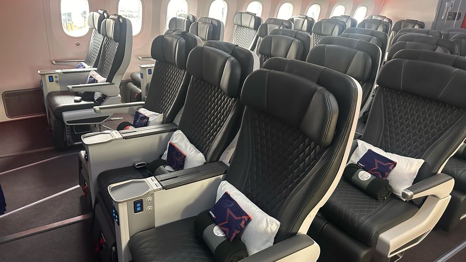 Dreamliner 2.0: Jetstar's fresh 787 business class cabin.