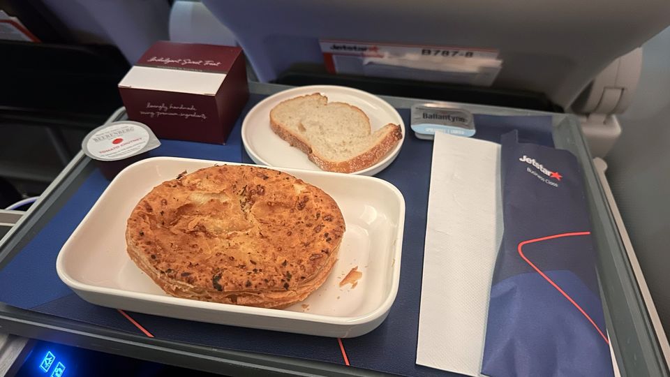 A business class light meal on Jetstar's Melbourne to Singapore 787.