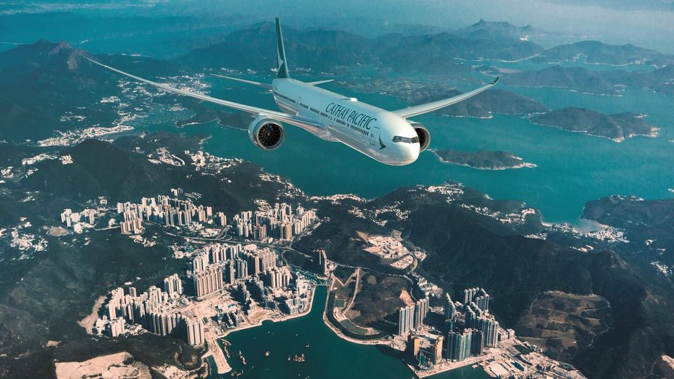 Cathay is now looking at late 2027 for its first Boeing 777-9 delivery.