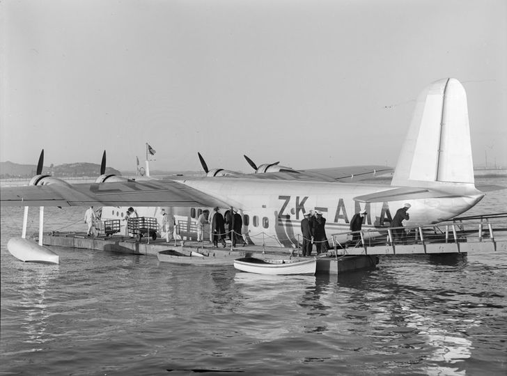 Disembarking a TEAL flying boat in the 1940s. Archive 2014.1.13.57.2