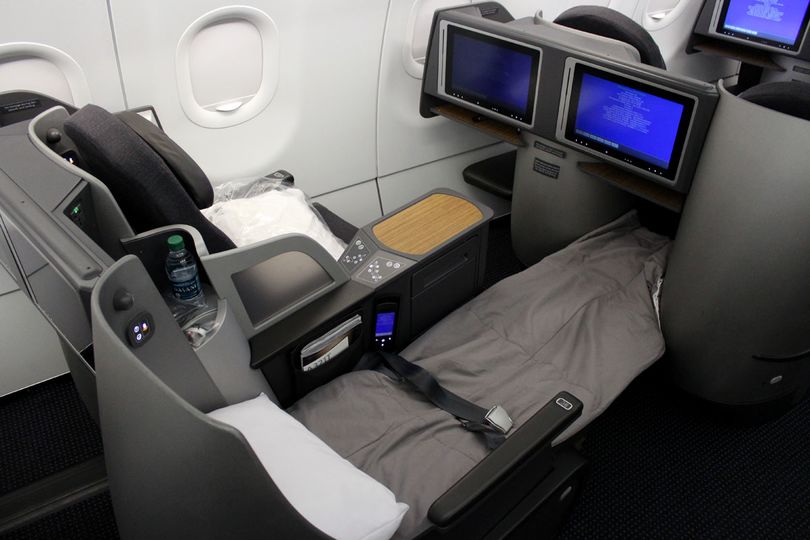 American Airlines A321T business class: New York-Los Angeles ...