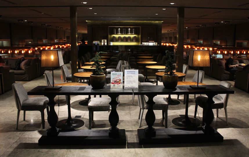 China Airlines' business class lounge in Terminal 1, renovated in late 2014
