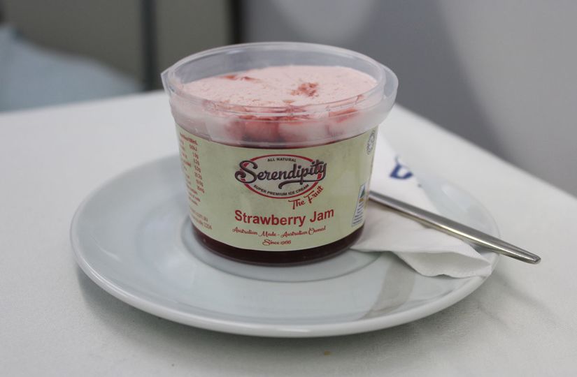 Korean Air Airbus A330-300 business class dining: ice cream