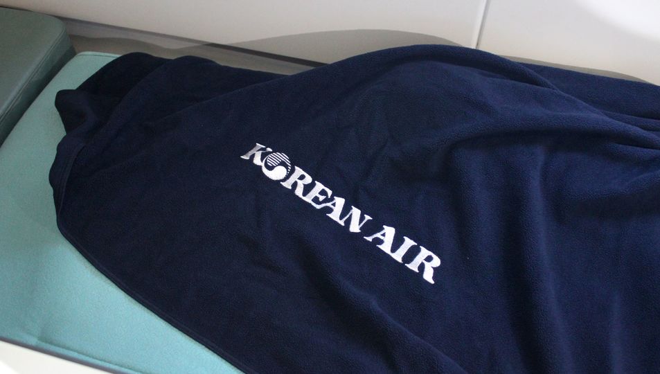 Korean Air Airbus A330-300 business class blanket