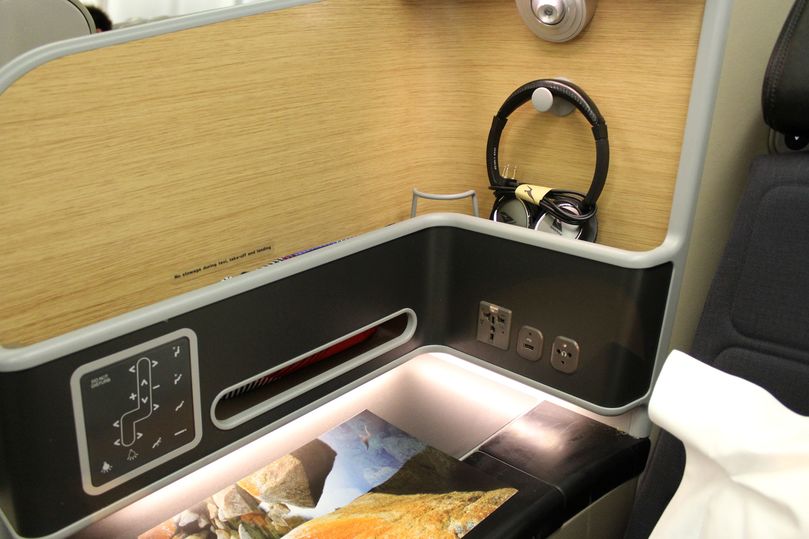 Qantas Airbus A330-300 business class storage