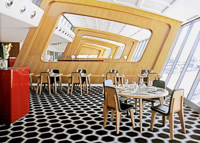 Dining at Qantas' Sydney first class lounge