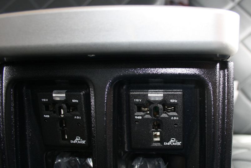 PC power &ndash; 110V @ 60Hz / 75 watts