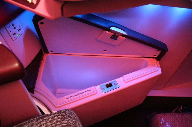 (This nook is unavailable in 1A, but can be used in most other seats...)