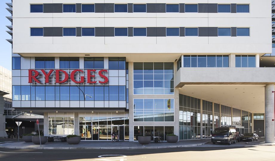 Rydges Sydney Airport Hotel exterior