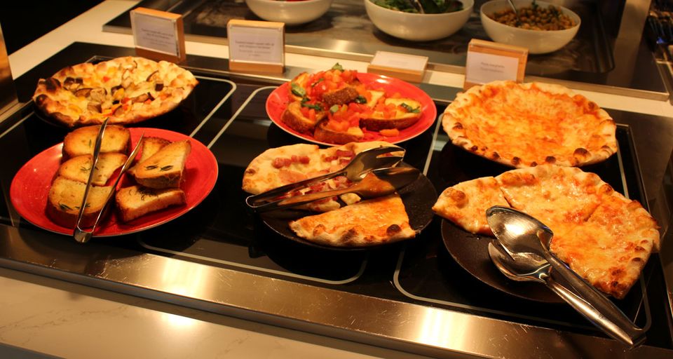 Pizza served at the Star Alliance Lounge, Rome